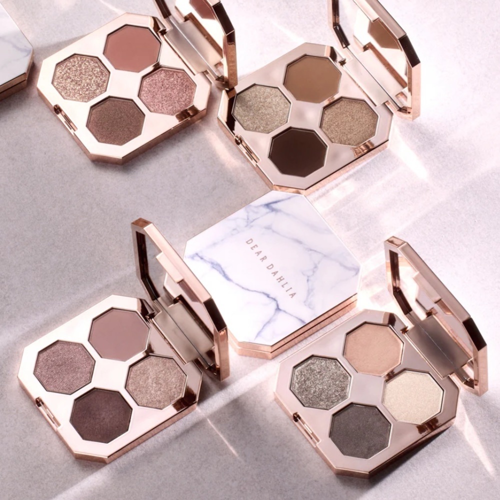 Brown and Gold Eyeshadow Palette with Matte and Shimmer Finishes